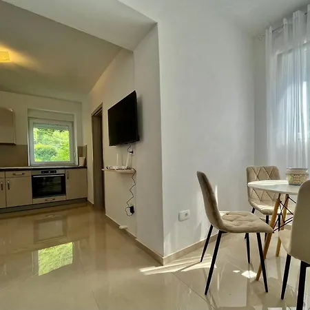 Pearl Apartament *