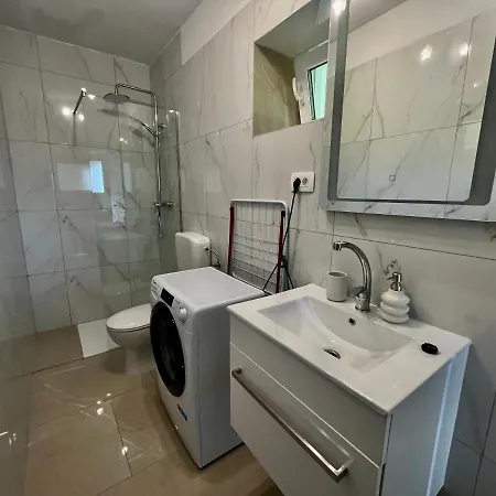 Pearl Apartament *